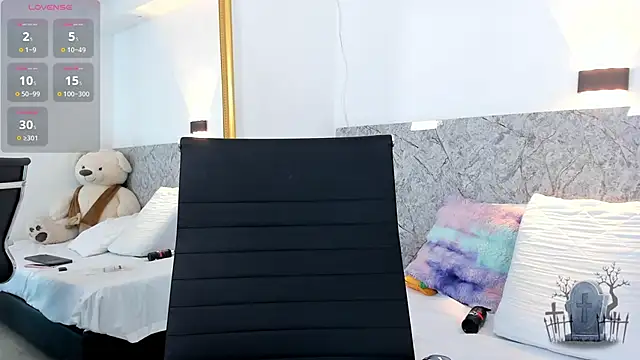 Alice noir online show from 12, 1, 2025