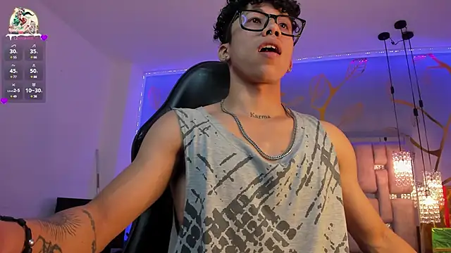 Snapshot of AkazaBoy_ chatting on 31, 12, 2024 AkazaBoy  online show from 31, 12, 2024