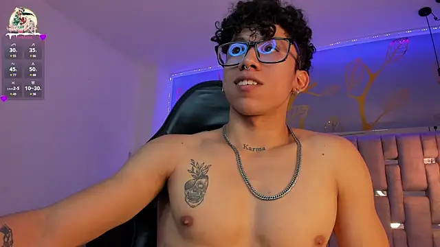 Snapshot of AkazaBoy_ chatting on 31, 12, 2024 AkazaBoy  online show from 31, 12, 2024