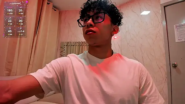 Snapshot of AkazaBoy_ chatting on 10, 1, 2025 AkazaBoy  online show from 10, 1, 2025