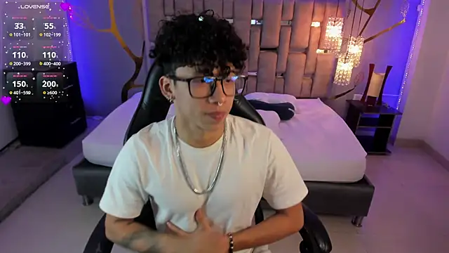 Snapshot of AkazaBoy_ chatting on 28, 1, 2025 AkazaBoy  online show from 28, 1, 2025