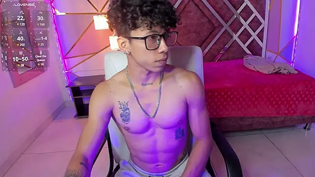 Snapshot of AkazaBoy_ chatting on 1, 2, 2025 AkazaBoy  online show from 1, 2, 2025