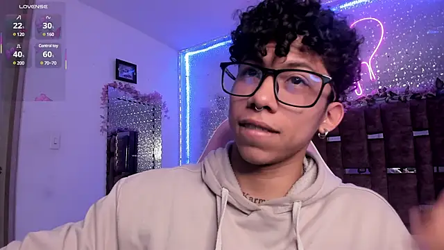 Snapshot of AkazaBoy_ chatting on 4, 2, 2025 AkazaBoy  online show from 4, 2, 2025