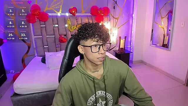 Snapshot of AkazaBoy_ chatting on 7, 2, 2025 AkazaBoy  online show from 7, 2, 2025