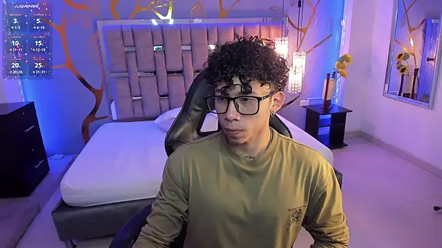 Snapshot of AkazaBoy_ chatting on 28, 2, 2025 AkazaBoy  online show from 28, 2, 2025