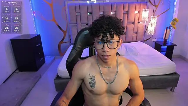 Snapshot of AkazaBoy_ chatting on 28, 2, 2025 AkazaBoy  online show from 28, 2, 2025