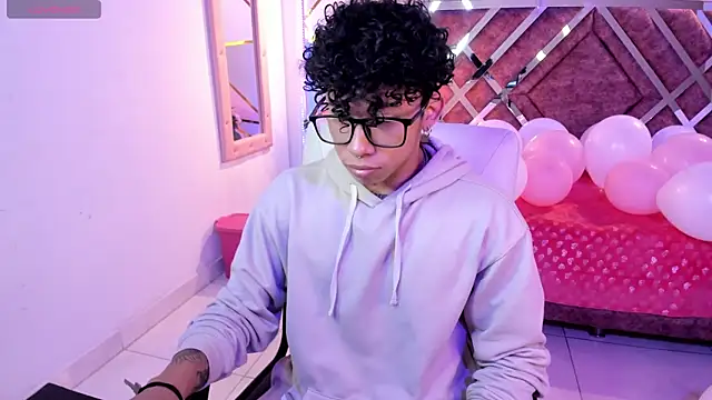 Snapshot of AkazaBoy_ chatting on 15, 3, 2025 AkazaBoy  online show from 15, 3, 2025