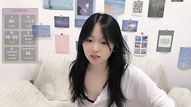 Snapshot of LiLiYbaby chatting on 10, 9, 2025 LiLiYbaby online show from 10, 9, 2025