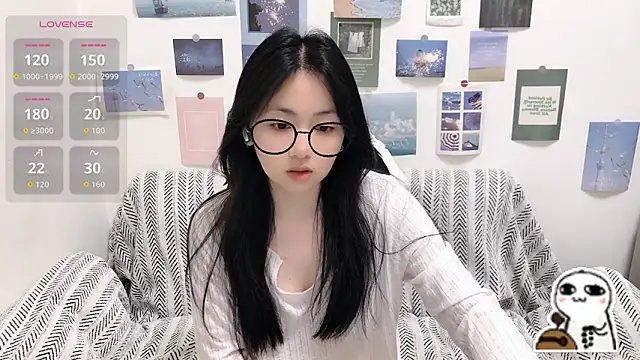 Snapshot of LiLiYbaby chatting on 5, 6, 2026 LiLiYbaby online show from 5, 6, 2026