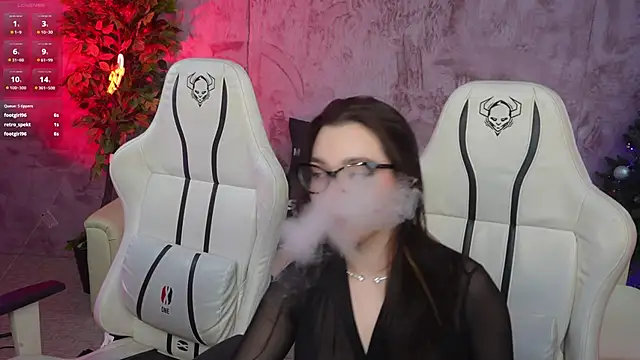 Magnetic Mia  online show from 14, 12, 2024