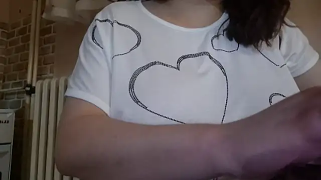 Snapshot of AalinnaK chatting on 19, 11, 2025 AalinnaK online show from 19, 11, 2025