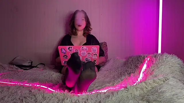 misswishh  online show from 6, 12, 2024