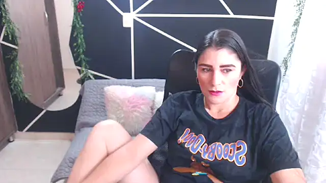 Snapshot of LUCY_LI chatting on 31, 1, 2025 LUCY LI online show from 31, 1, 2025