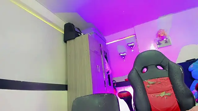 Hellen moons   online show from 28, 3, 2026