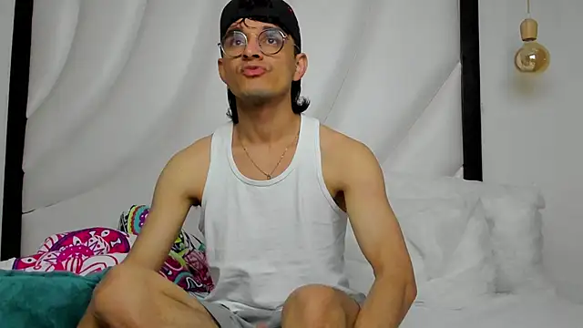 Hugo Coopers online show from 7, 12, 2024