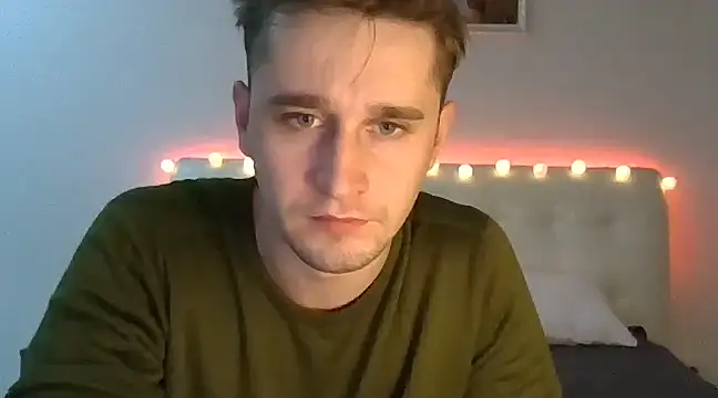 Snapshot of Frank07021 chatting on 13, 12, 2024 Frank07021 online show from 13, 12, 2024