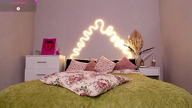 Red  Candy online show from 1, 12, 2024