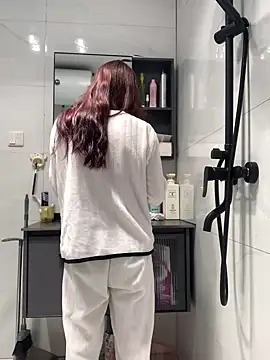 Aimeil online show from 4, 1, 2025