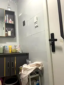 Aimeil online show from 9, 10, 2025