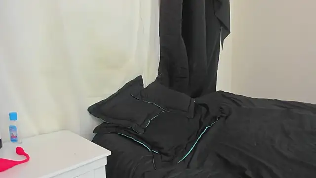 lindacastro02 online show from 6, 12, 2024