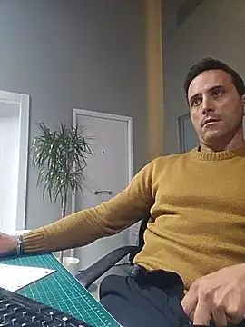Snapshot of Lucas___81 chatting on 7, 1, 2026 Lucas 81 online show from 7, 1, 2026