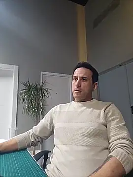 Snapshot of Lucas___81 chatting on 4, 3, 2026 Lucas 81 online show from 4, 3, 2026