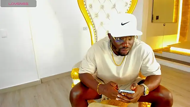 Latrellx7 online show from 18, 2, 2025