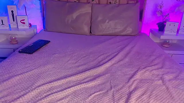 GigiVolkova online show from 25, 2, 2025