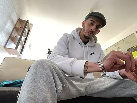 Rebeu313 online show from 5, 3, 2025