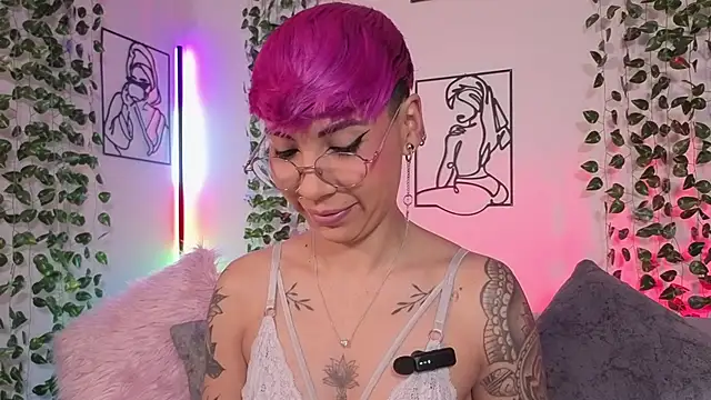 MiaMorgan  online show from 11, 3, 2026