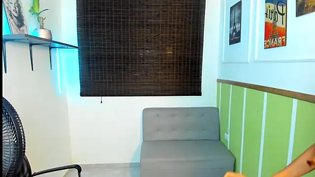 Snapshot of Perla_prg chatting on 4, 11, 2025 Perla prg online show from 4, 11, 2025