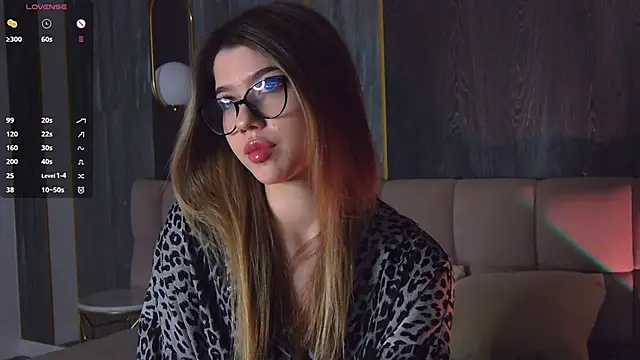 Sara Lewiis online show from 22, 10, 2025