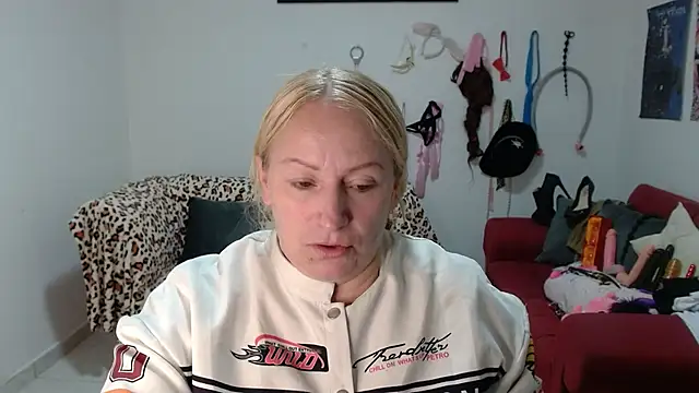 emperabigbootybigass online show from 31, 3, 2026