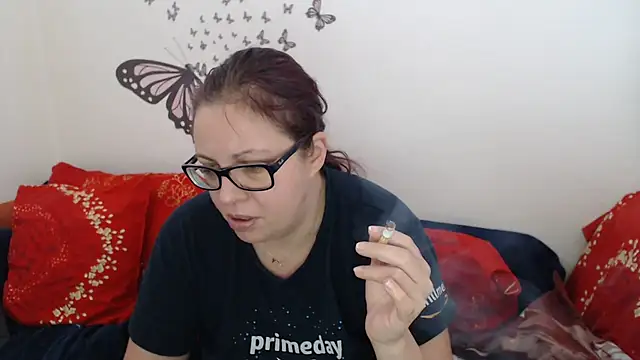 LadyHellene online show from 28, 2, 2025