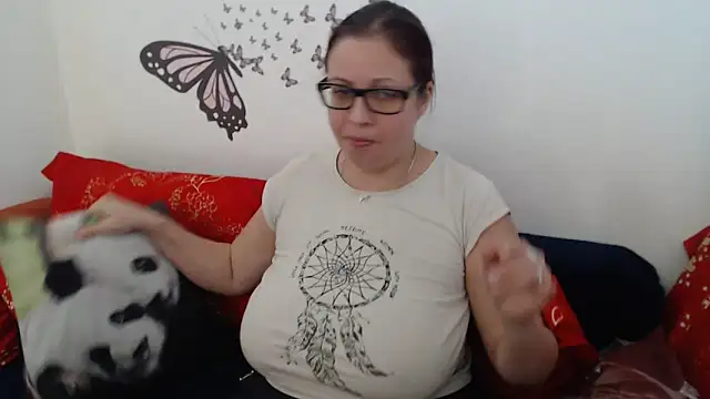 LadyHellene online show from 6, 3, 2025