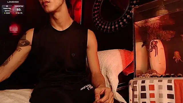 Snapshot of Godly_huan chatting on 1, 11, 2025 Godly huan online show from 1, 11, 2025