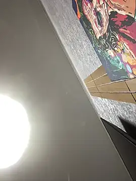 Lola Hale online show from 13, 1, 2026