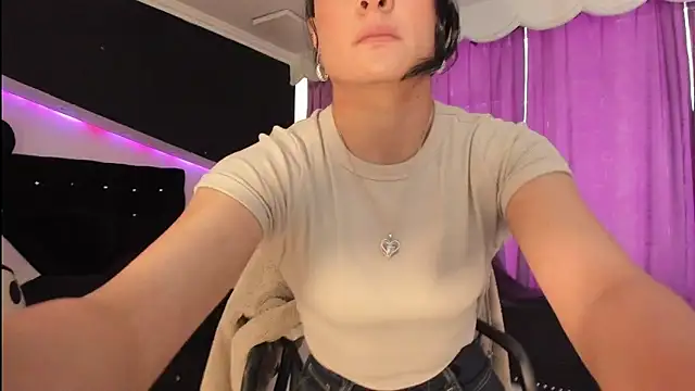 Coral Gibson online show from 28, 3, 2026