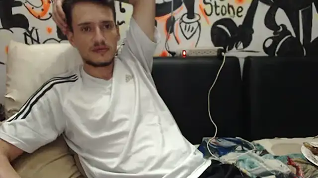 roystonee01 online show from 10, 2, 2026