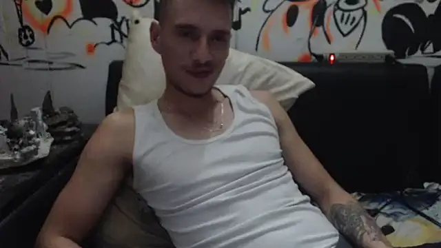 roystonee01 online show from 24, 2, 2026