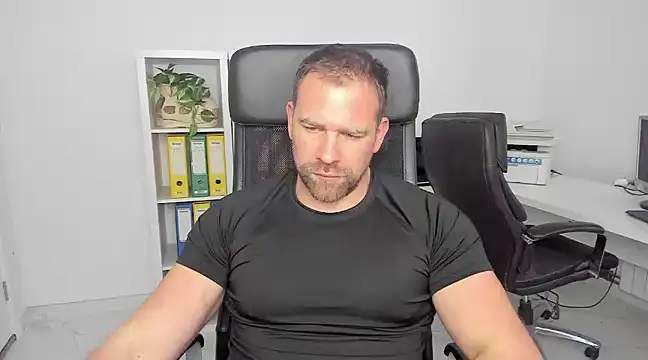 Snapshot of John-E-Dough chatting on 4, 1, 2025 John-E-Dough online show from 4, 1, 2025