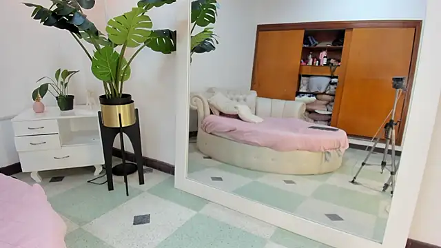 Mollymoon1 online show from 3, 2, 2026