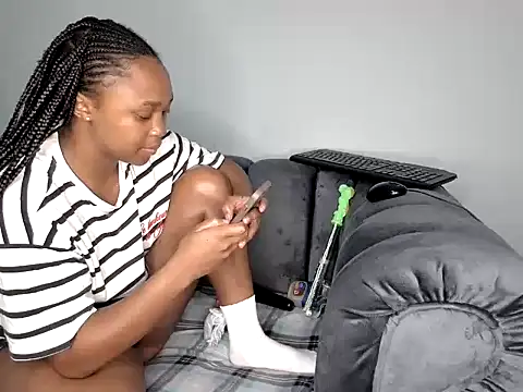 Pearl 00 online show from 28, 10, 2025