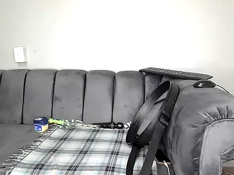 Pearl 00 online show from 24, 11, 2025