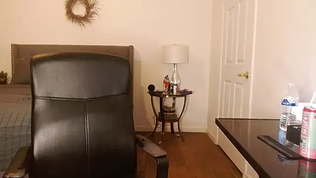 AlyssiaAmoreXO online show from 13, 11, 2025