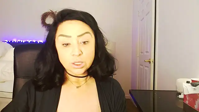 AlyssiaAmoreXO online show from 4, 5, 2026