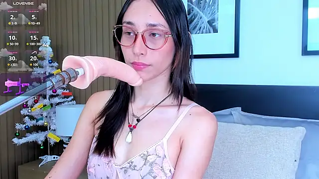 doll bella  online show from 14, 12, 2025