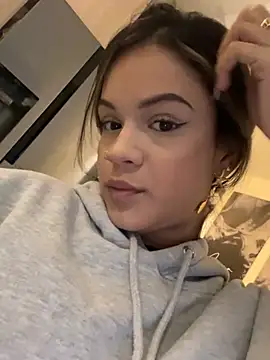 Snapshot of Alisha-Bond chatting on 7, 2, 2025 Alisha-Bond online show from 7, 2, 2025