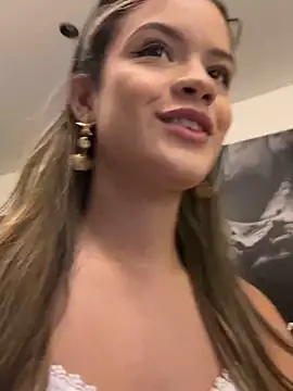 Snapshot of Alisha-Bond chatting on 2, 3, 2025 Alisha-Bond online show from 2, 3, 2025