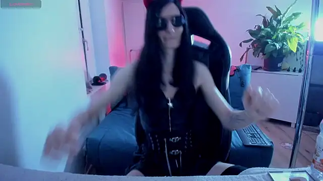 CeriseLapine online show from 11, 3, 2025